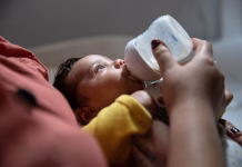 Major retailers slow to remove recalled infant formula from shelves, FDA says