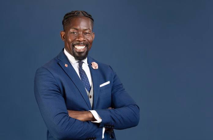 Ian-Roberts-portrait-_-DMPS-photo-1536x1016