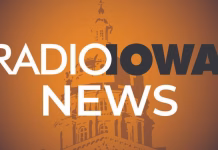 Hundreds of Iowans learn about their rights and ICE