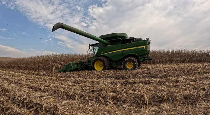 South-Central-Iowa-Corn-Harvest-2025-Harvest-Steve-Kuiper-Farm-Combine