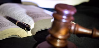 Federal judge criticizes ICE for illegally keeping man in Iowa jail