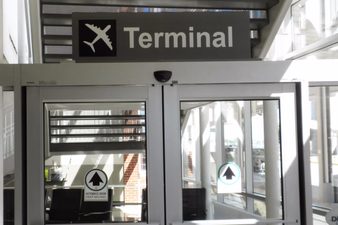 Airport-Terminal-sign.-RI-photo-DD