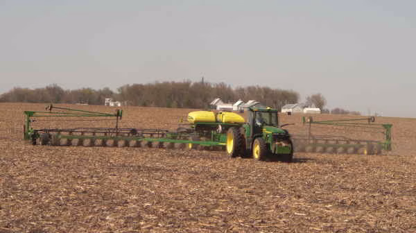 Iowa-planting-Spirit-Lake-5-13