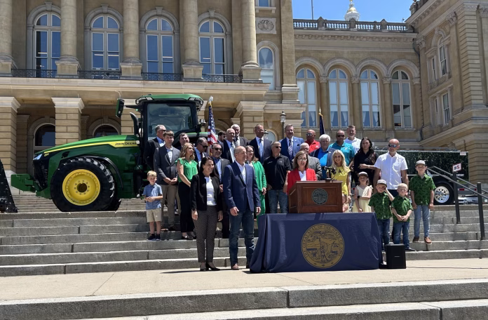 Gov-Reynolds-Signs-Ethanol-Ag-Equipment-Bill