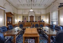 Ottumwa City Council Reviews Employee Handbook Updates