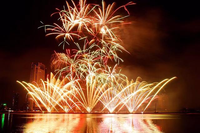 fireworks-1496129_640