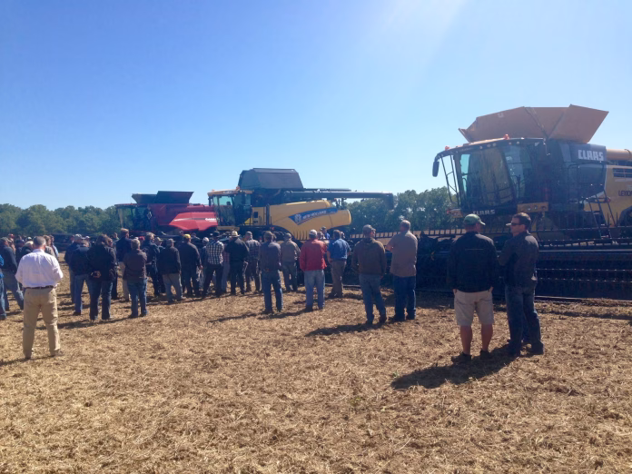 Soybean-Harvest-Equipment-Field-Day1