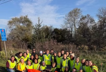 Oskaloosa Student Council Cleans Highway 23