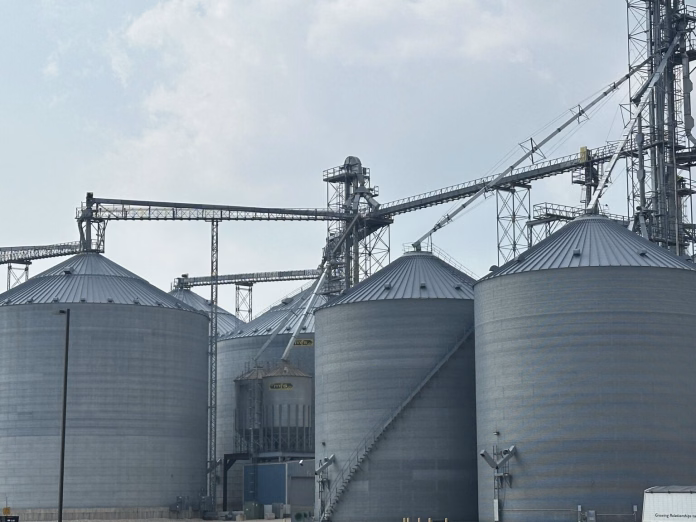 grain-elevators--1536x1152