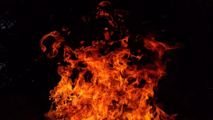 ronaldplett-fire-2821775_1920